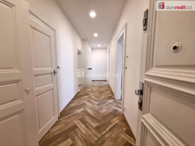 Pronájem bytu 3+kk, Praha, Chodská, 82 m2