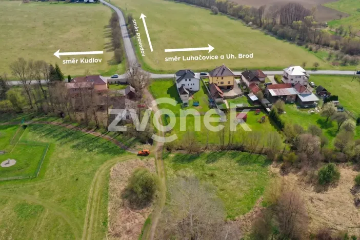 Prodej pozemku pro bydlení, Březůvky, 600 m2