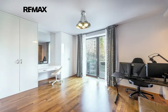 Pronájem bytu 3+kk, Praha - Žižkov, Ke kapslovně, 107 m2