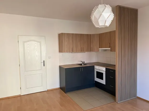 Pronájem bytu 1+kk, Praha - Záběhlice, Velenovského, 30 m2