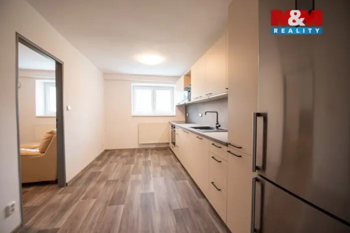 Pronájem bytu 2+1, Hradec Králové - Věkoše, Lomená, 58 m2