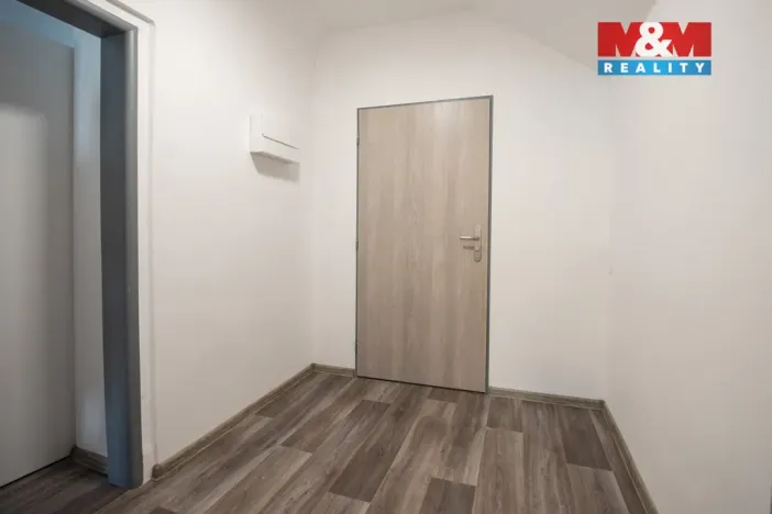 Pronájem bytu 2+1, Hradec Králové - Věkoše, Lomená, 58 m2