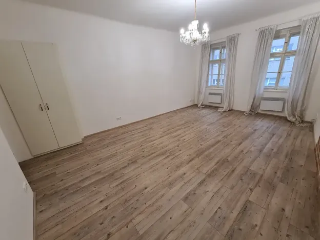 Pronájem bytu 1+kk, Praha - Nové Město, Opletalova, 43 m2
