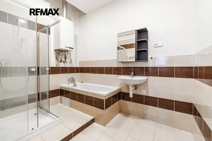 Prodej bytu 3+1, Praha - Bubeneč, U zeměpisného ústavu, 111 m2