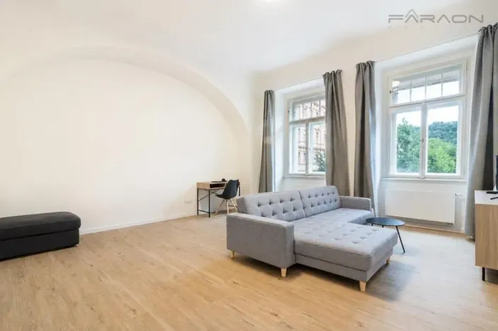 Pronájem bytu 2+1, Praha - Karlín, 75 m2
