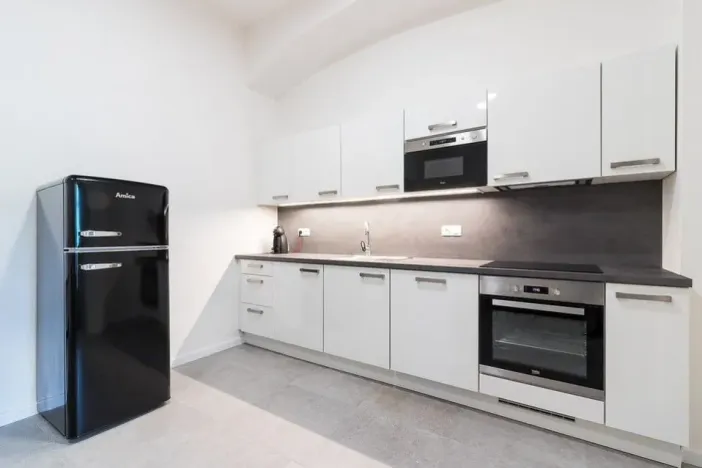Pronájem bytu 2+1, Praha - Karlín, Sokolovská, 75 m2