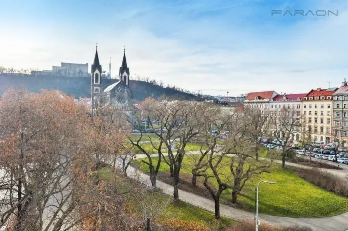 Pronájem bytu 2+1, Praha - Karlín, Sokolovská, 75 m2