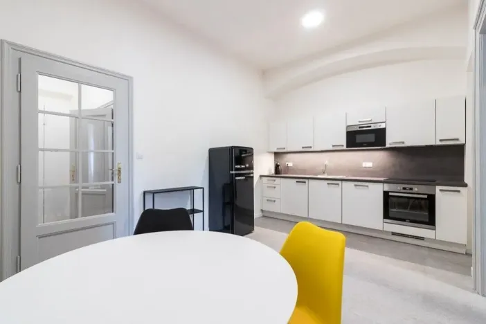 Pronájem bytu 2+1, Praha - Karlín, Sokolovská, 75 m2