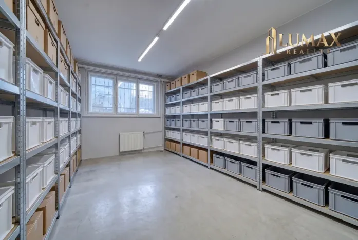 Pronájem obchodního prostoru, Hradec Králové, S. K. Neumanna, 250 m2