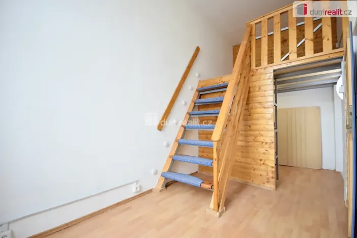 Pronájem bytu 2+1, Karlovy Vary, náměstí Dr. M. Horákové, 53 m2