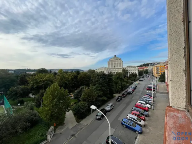 Pronájem bytu 1+kk, Praha - Podolí, Podolská, 35 m2