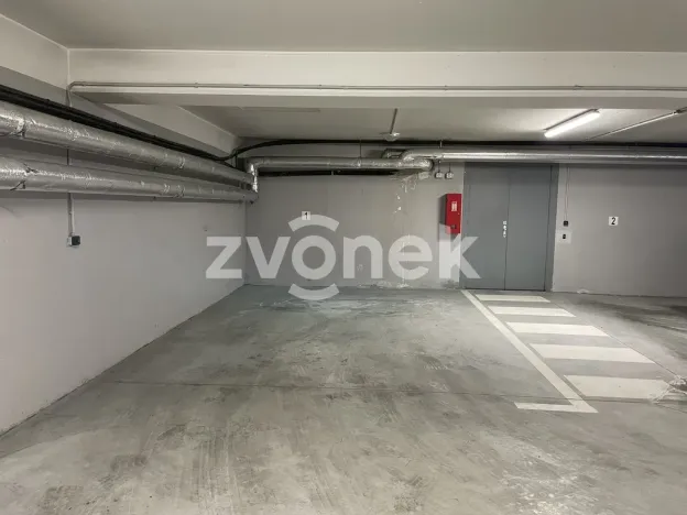 Pronájem garáže, Zlín, Plesníkova, 18 m2