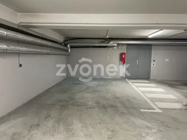 Pronájem garáže, Zlín, Plesníkova, 18 m2