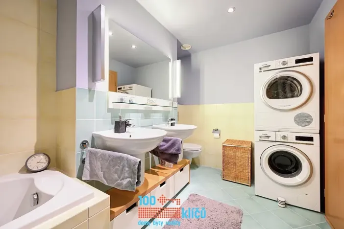 Pronájem bytu 3+kk, Praha - Vysočany, Nepilova, 93 m2