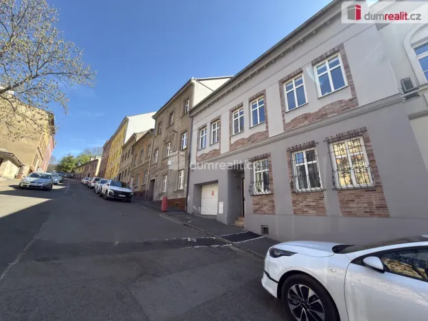 Pronájem atypického bytu, Ústí nad Labem - Ústí nad Labem-centrum, Králova výšina, 99 m2