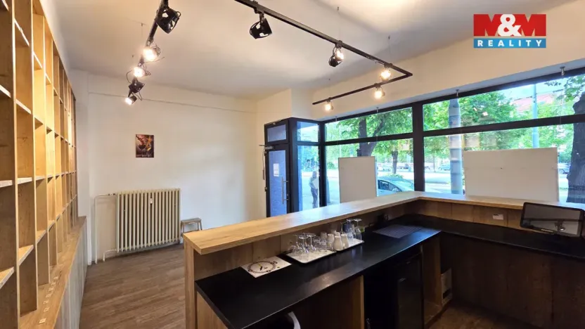 Pronájem obchodního prostoru, Praha - Holešovice, Ortenovo náměstí, 77 m2