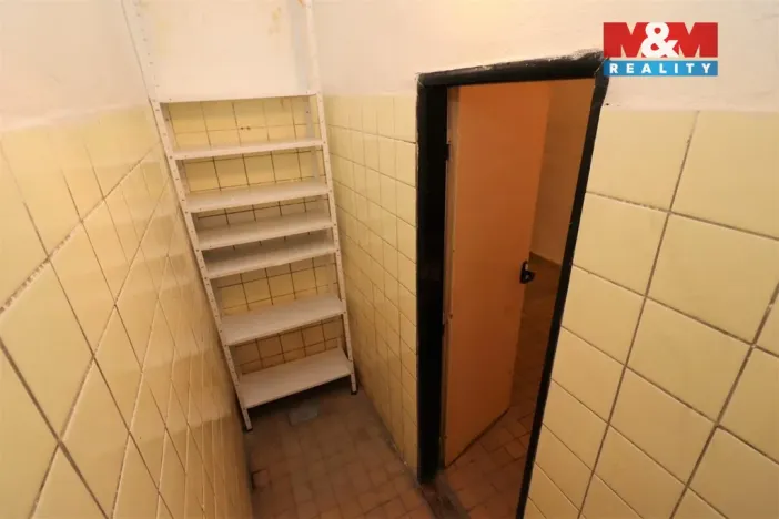 Pronájem obchodního prostoru, Praha - Holešovice, Ortenovo náměstí, 77 m2