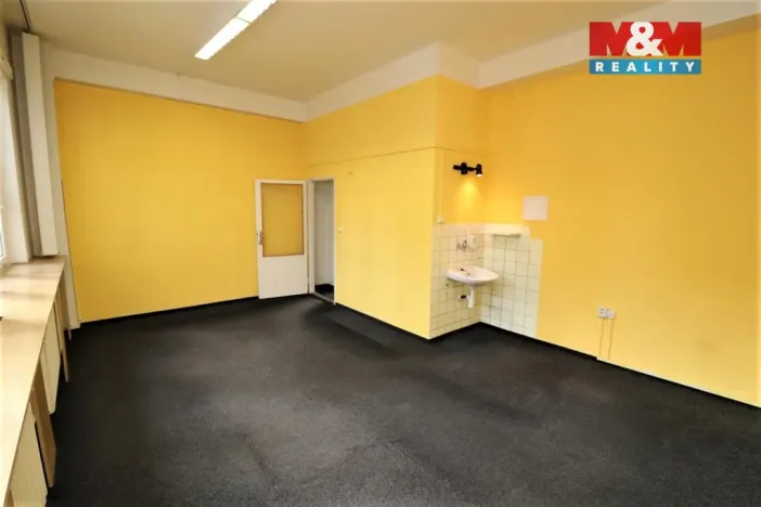 Pronájem obchodního prostoru, Praha - Holešovice, Ortenovo náměstí, 77 m2