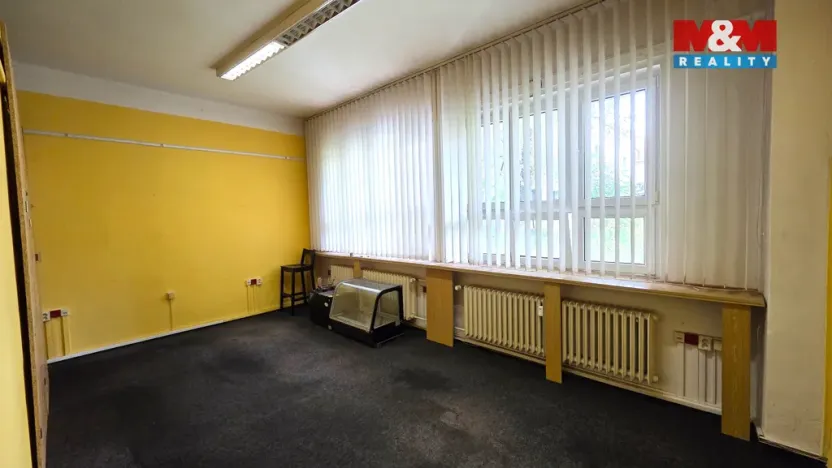 Pronájem obchodního prostoru, Praha - Holešovice, Ortenovo náměstí, 77 m2