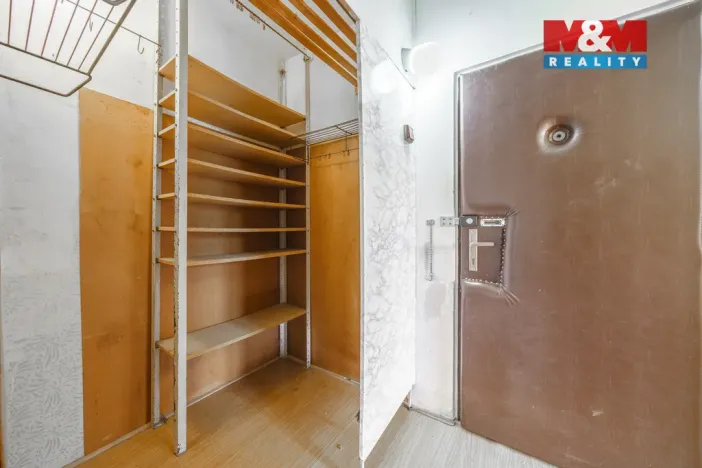 Prodej bytu 3+1, Karlovy Vary - Stará Role, Fibichova, 66 m2