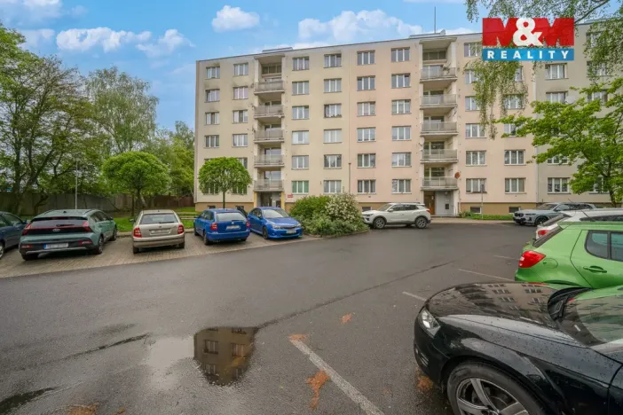 Prodej bytu 3+1, Karlovy Vary - Stará Role, Fibichova, 66 m2