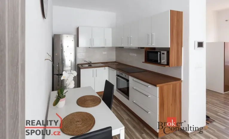 Pronájem bytu 2+kk, Žďár nad Sázavou - Žďár nad Sázavou 1, Jiřího z Poděbrad, 53 m2