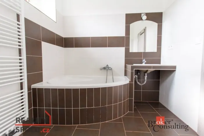 Pronájem bytu 2+kk, Žďár nad Sázavou - Žďár nad Sázavou 1, Jiřího z Poděbrad, 53 m2
