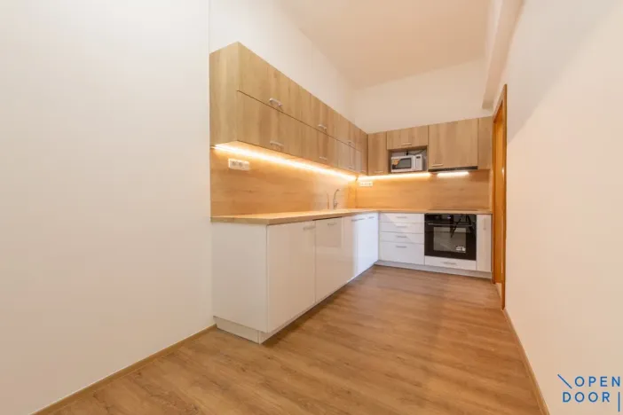 Pronájem bytu 3+1, Praha - Vinohrady, U Havlíčkových sadů, 100 m2