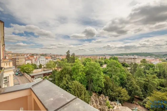 Pronájem bytu 3+1, Praha - Vinohrady, U Havlíčkových sadů, 100 m2