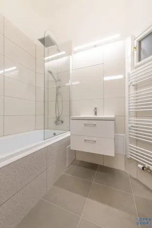Pronájem bytu 3+1, Praha - Vinohrady, U Havlíčkových sadů, 100 m2