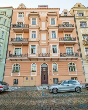 Pronájem bytu 3+1, Praha - Vinohrady, U Havlíčkových sadů, 100 m2