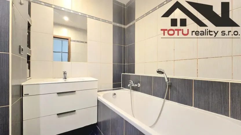 Prodej bytu 4+1, Jaroměř, Na Zavadilce, 66 m2