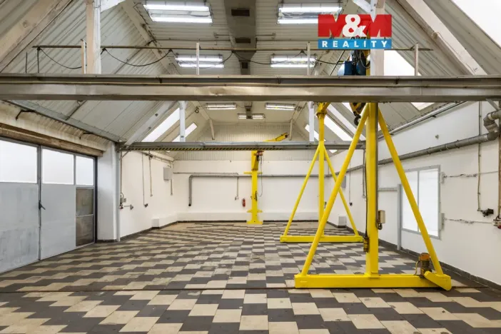 Pronájem výrobních prostor, Dnešice, 694 m2