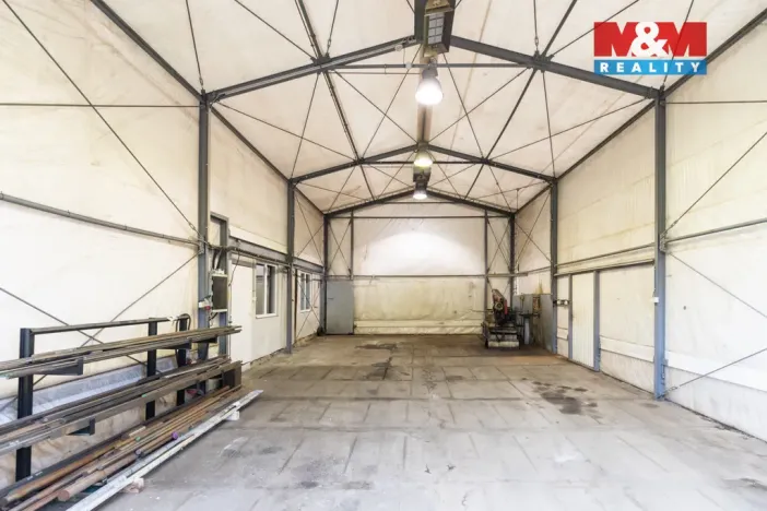 Pronájem výrobních prostor, Dnešice, 694 m2