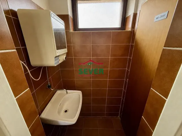 Prodej obchodního prostoru, Petrohrad - Černčice, 150 m2