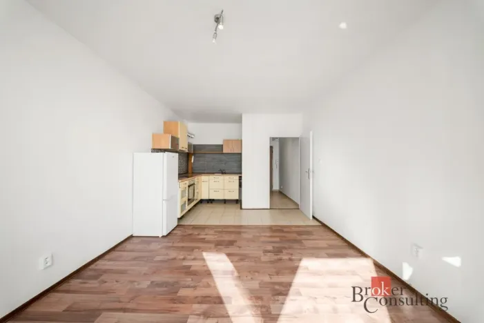 Pronájem bytu 1+kk, Hradec Králové - Moravské Předměstí, Vysocká, 33 m2