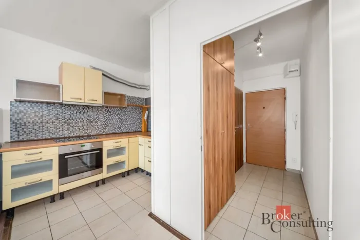 Pronájem bytu 1+kk, Hradec Králové - Moravské Předměstí, Vysocká, 33 m2