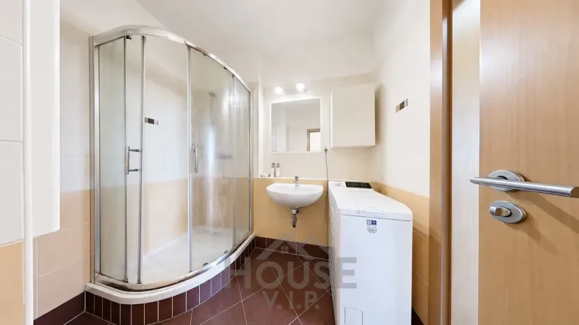 Prodej bytu 1+kk, Praha - Stodůlky, Na Výrovně, 37 m2