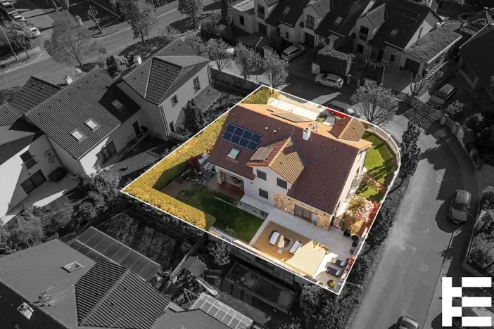 Prodej rodinného domu, Zeleneč, 227 m2