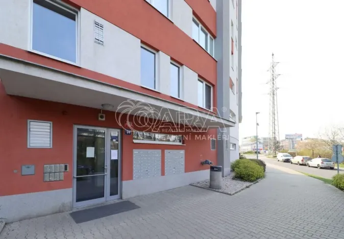 Pronájem bytu 2+kk, Praha - Hloubětín, Nademlejnská, 44 m2