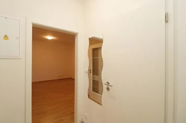 Pronájem bytu 2+kk, Praha - Hloubětín, Nademlejnská, 44 m2