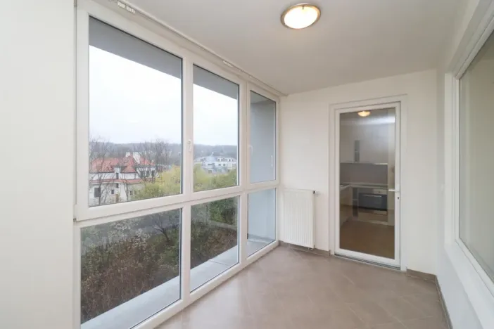 Pronájem bytu 2+kk, Praha - Hloubětín, Nademlejnská, 44 m2