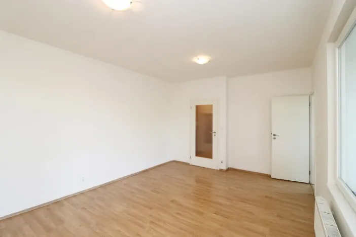 Pronájem bytu 2+kk, Praha - Hloubětín, Nademlejnská, 41 m2