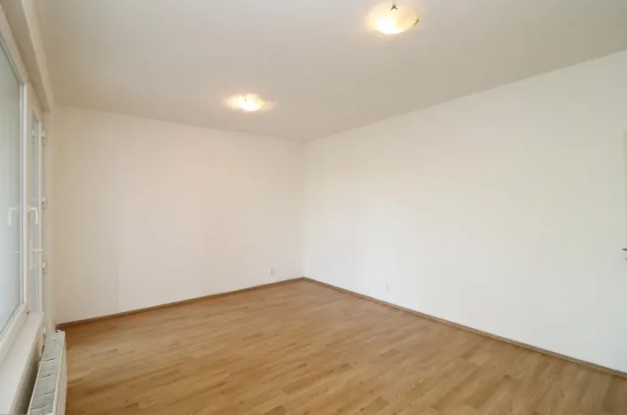 Pronájem bytu 2+kk, Praha - Hloubětín, Nademlejnská, 41 m2