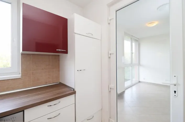Pronájem bytu 2+kk, Praha - Hloubětín, Nademlejnská, 41 m2