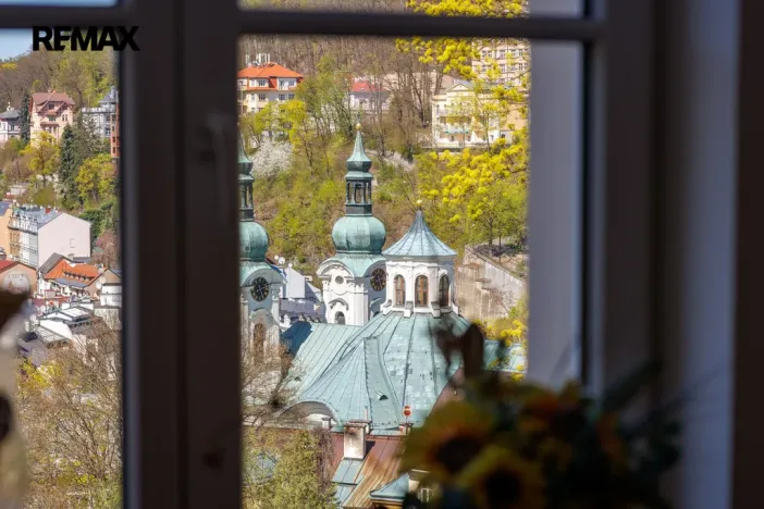 Prodej bytu 2+1, Karlovy Vary, Libušina, 66 m2