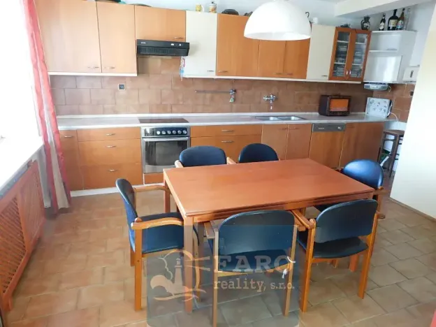Prodej rodinného domu, Znojmo, 200 m2