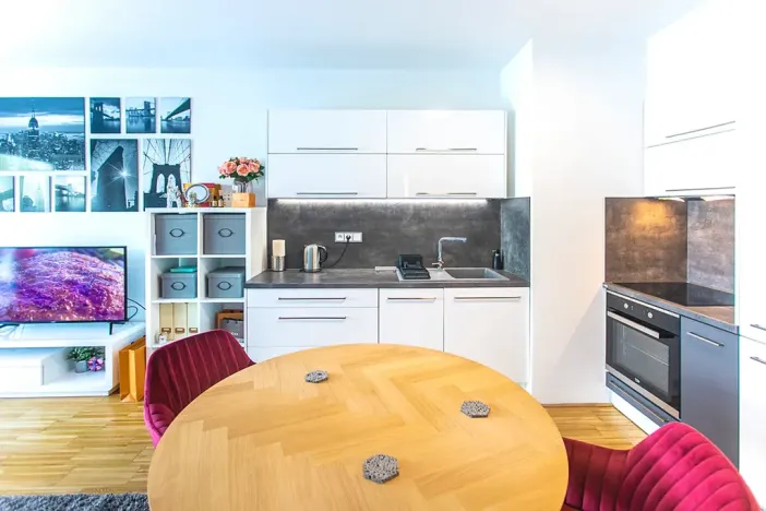 Pronájem bytu 2+kk, Praha, 59 m2