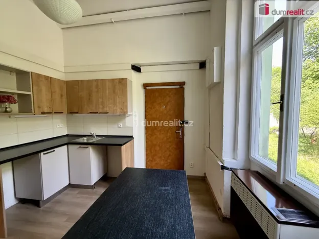 Pronájem bytu 2+1, Praha - Žižkov, Husitská, 58 m2