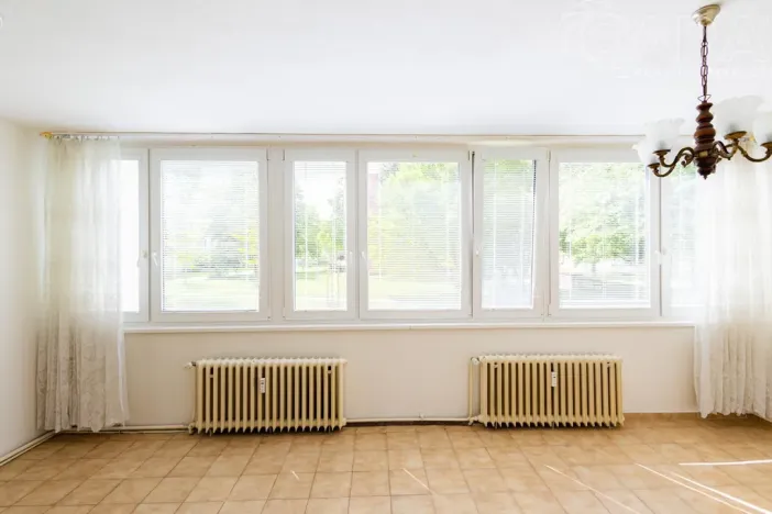 Pronájem bytu 2+kk, Praha - Karlín, Nekvasilova, 41 m2